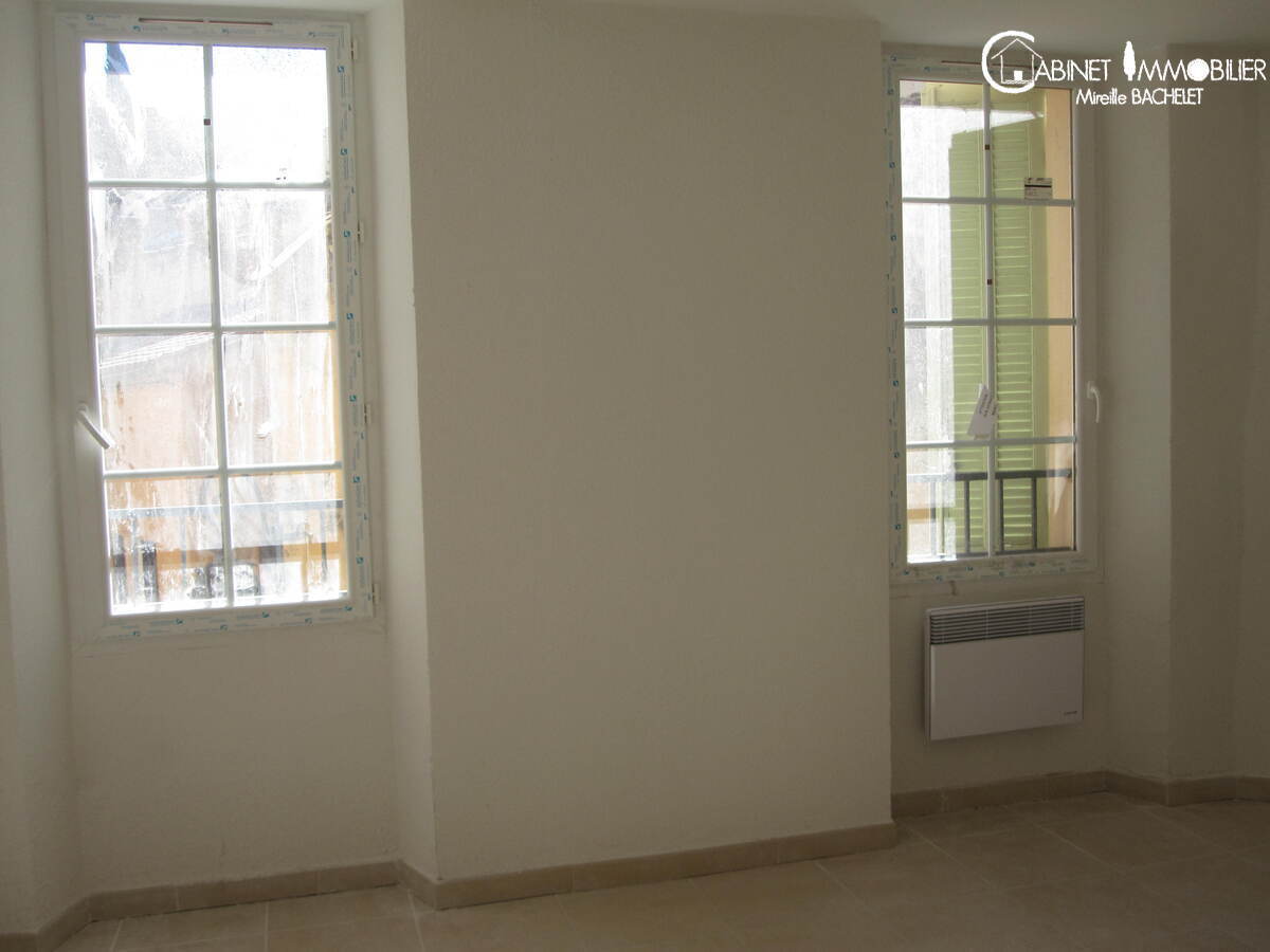 Location Appartement CEYRESTE