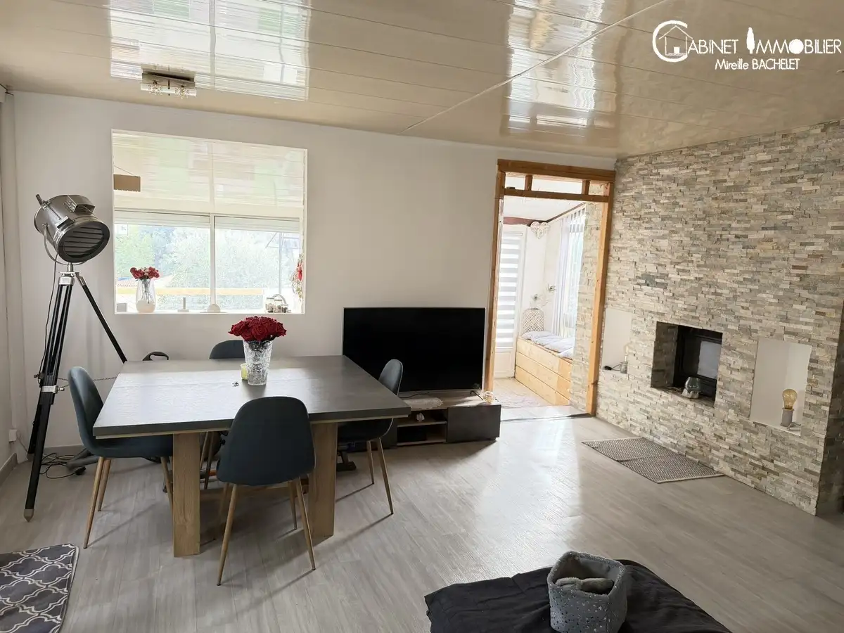 Maison-Villa - CEYRESTE