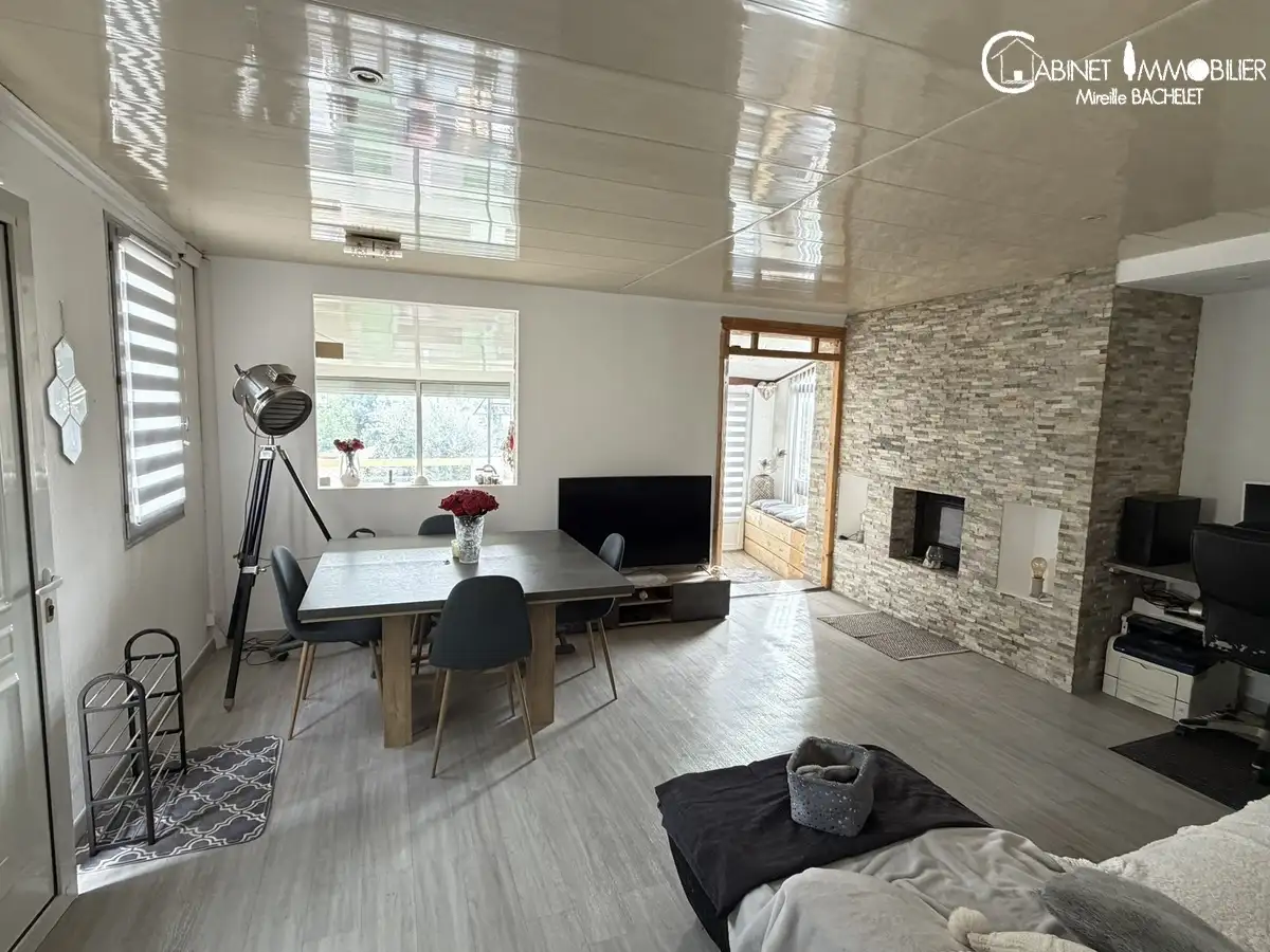 Maison-Villa - CEYRESTE