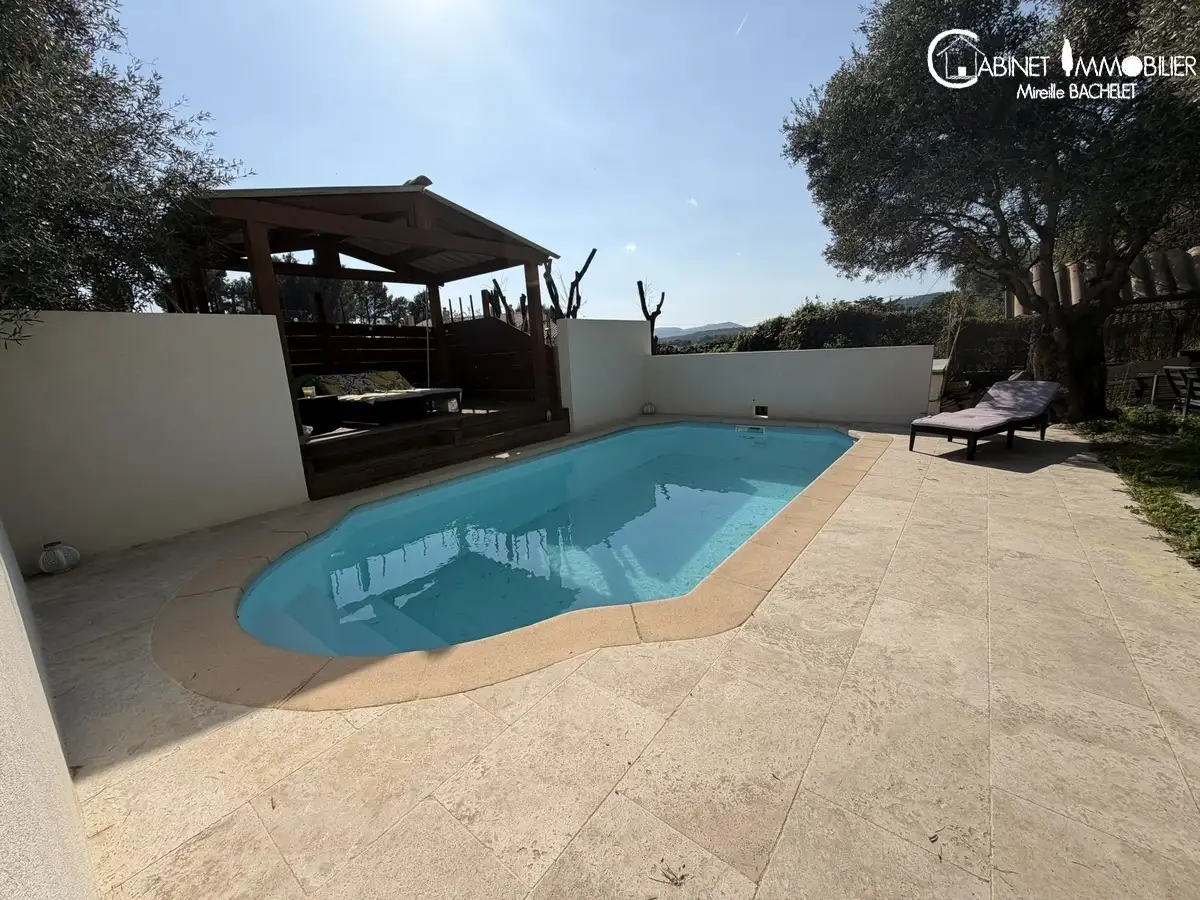 Maison-Villa - CEYRESTE