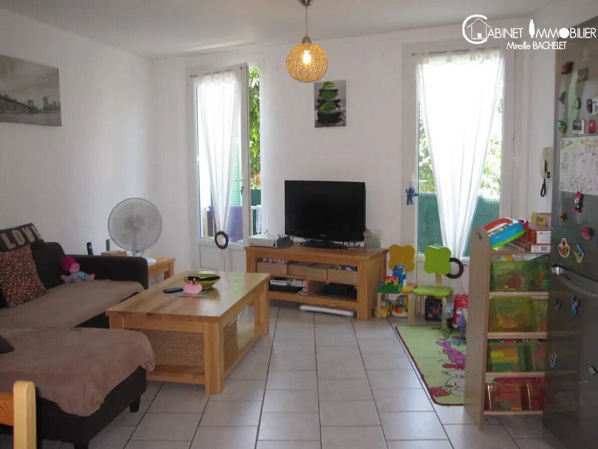 Appartement - CEYRESTE