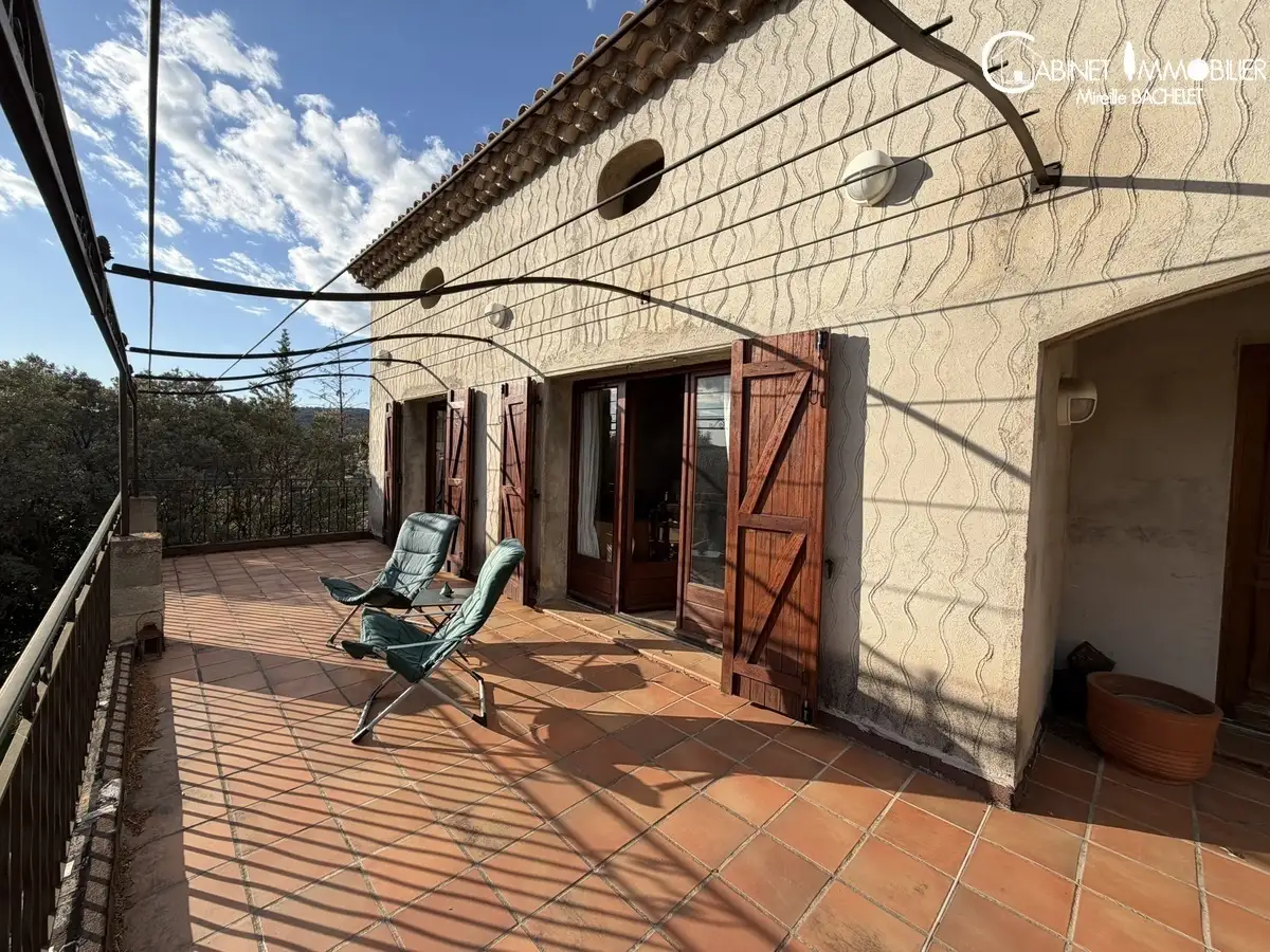 Maison-Villa - CEYRESTE