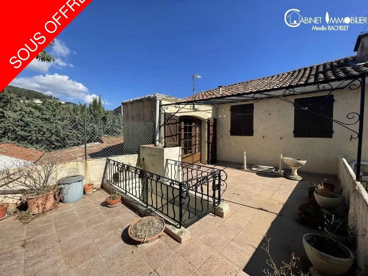Appartement - CEYRESTE