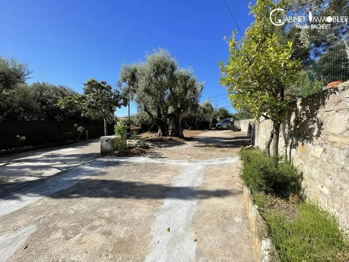 Appartement - CEYRESTE