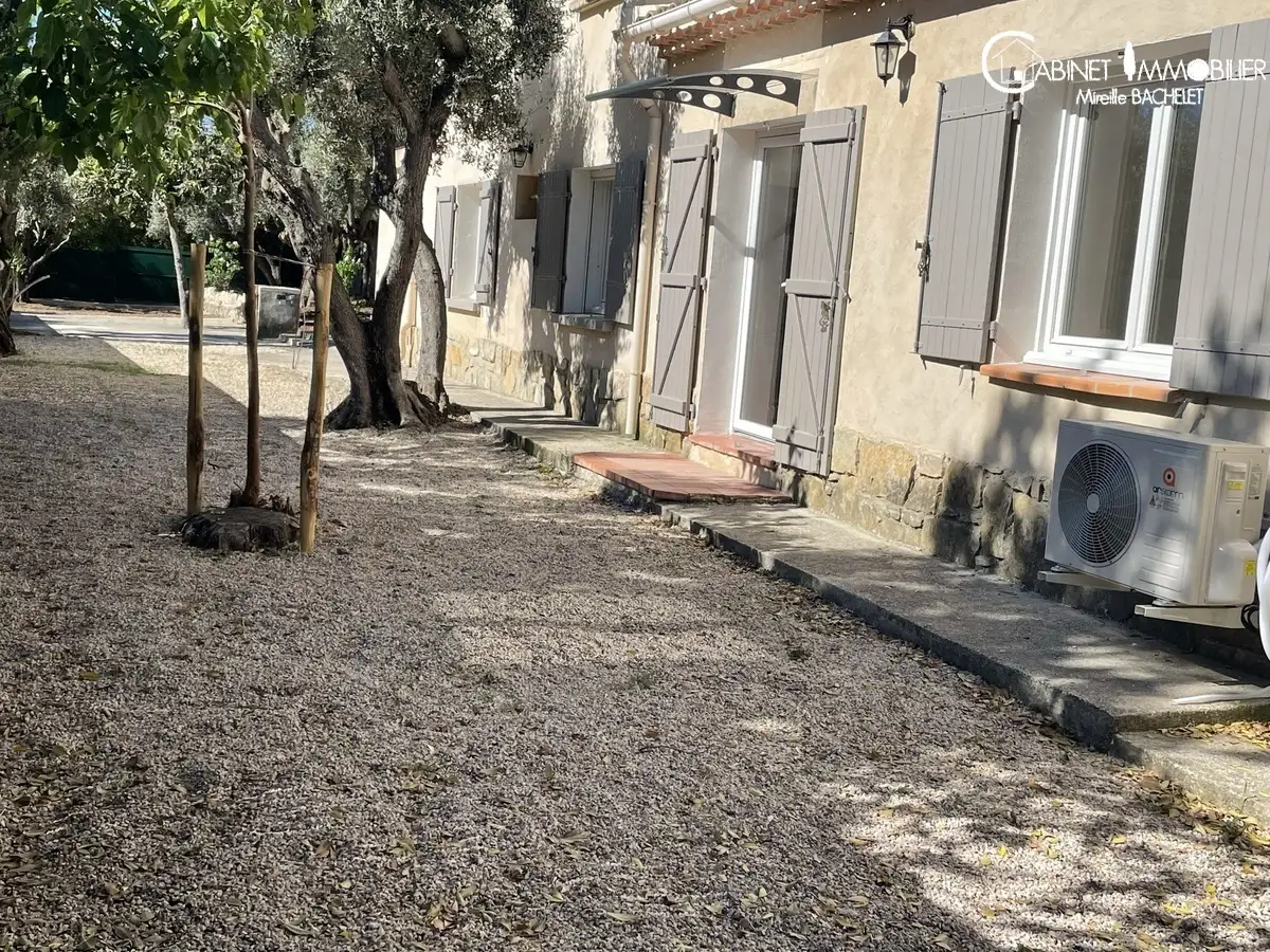 Maison-Villa - CEYRESTE