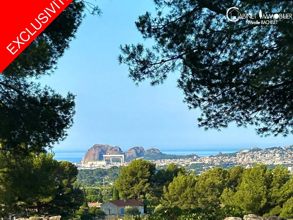 Maison-Villa - CEYRESTE