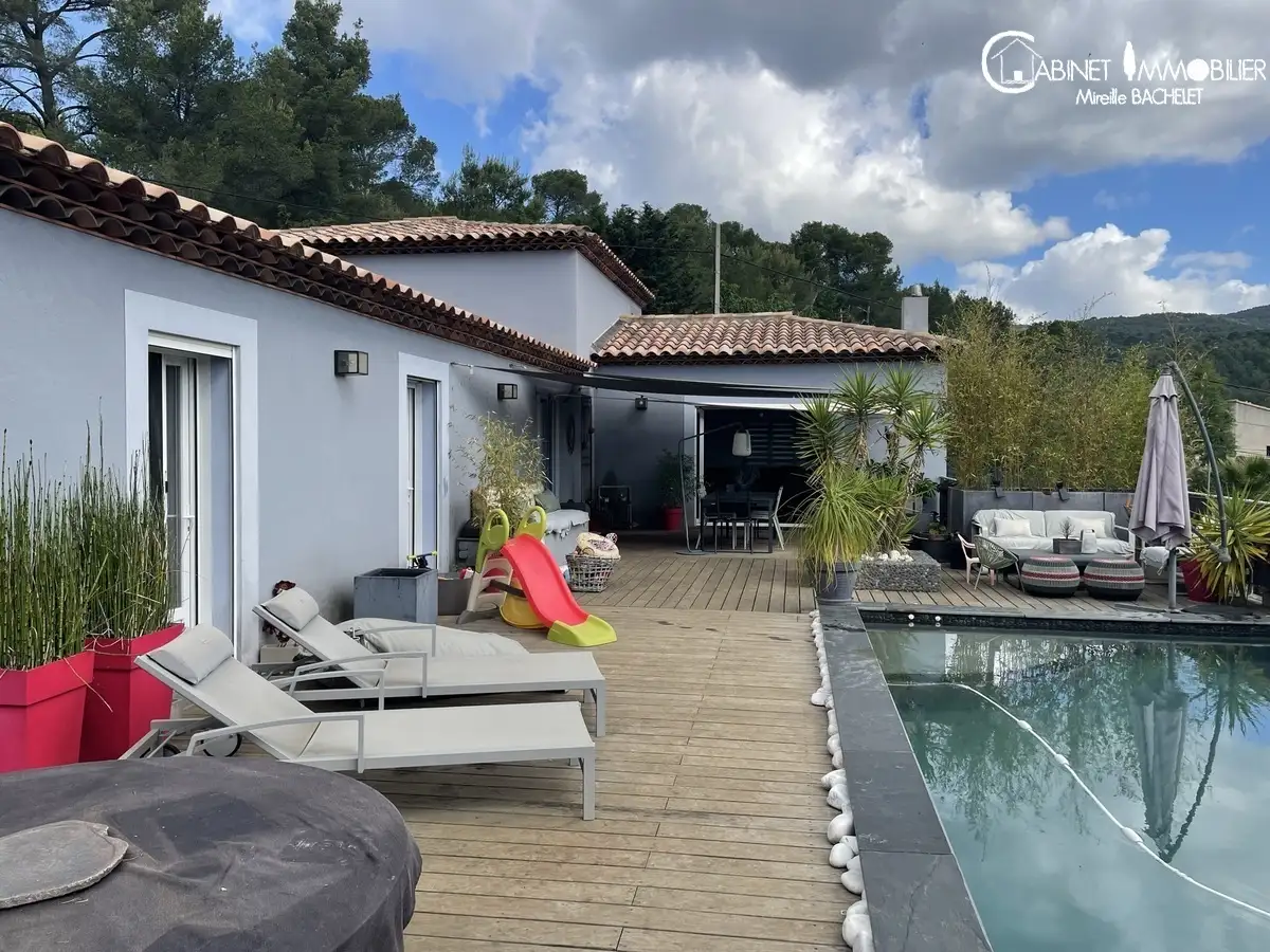 Maison-Villa - CEYRESTE