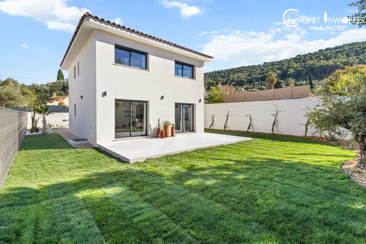 Maison-Villa - CEYRESTE