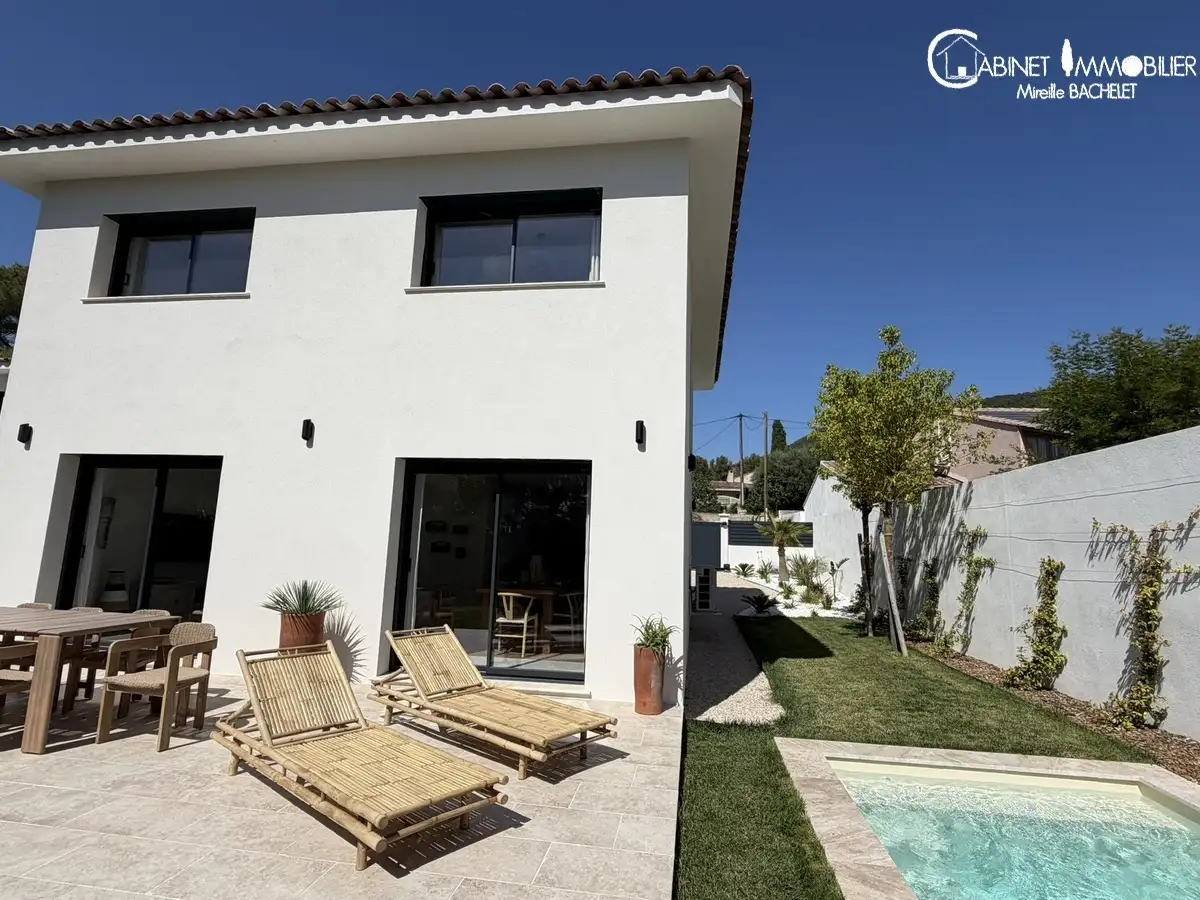 Maison-Villa - CEYRESTE
