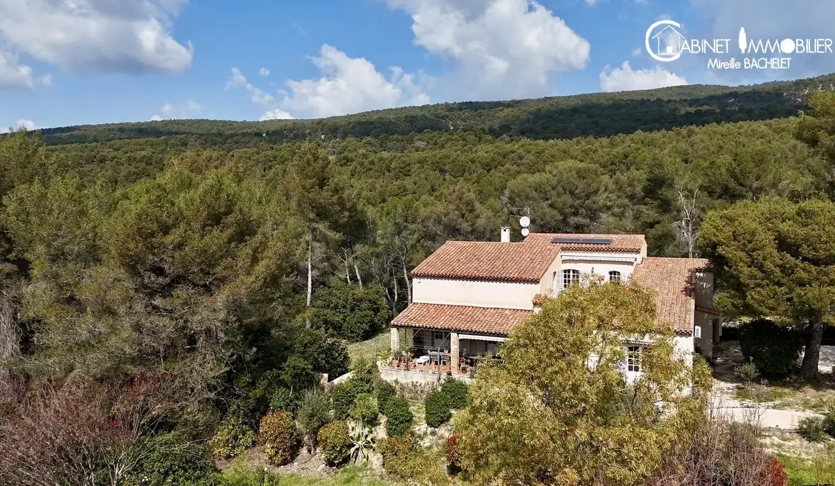 Maison-Villa - CEYRESTE