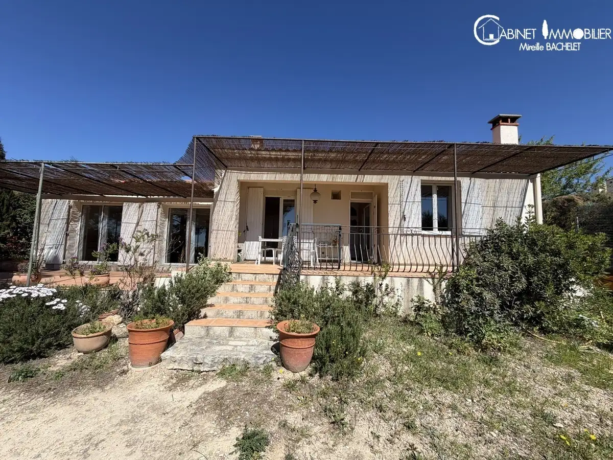 Maison-Villa - CEYRESTE