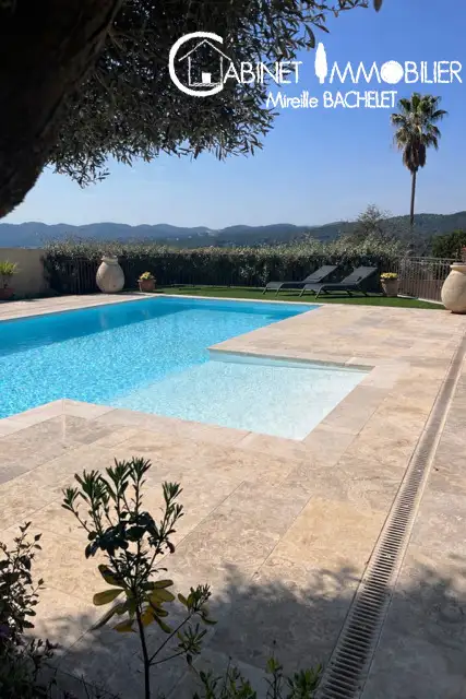 Maison-Villa - CEYRESTE