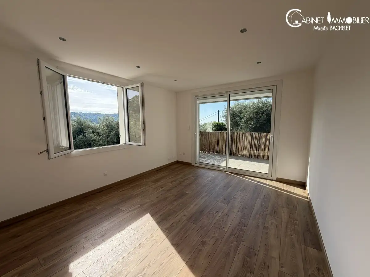 Appartement - CEYRESTE